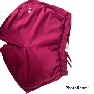 Under armor  burgundy short